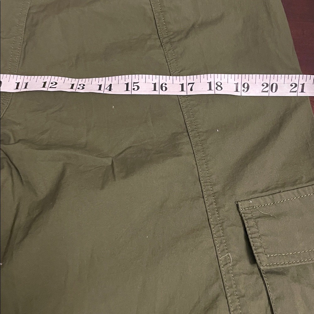 Forever 21 Olive Green Cargo Ankle Pants - Picture 5 of 5